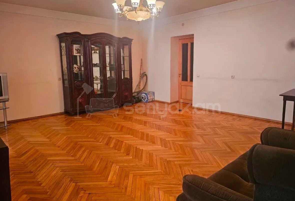 3 Սենյականոց Բնակարան Քարե Շենքում, 74քմ, 5/5 հարկ, Կոսմետիկ Վերանորոգված