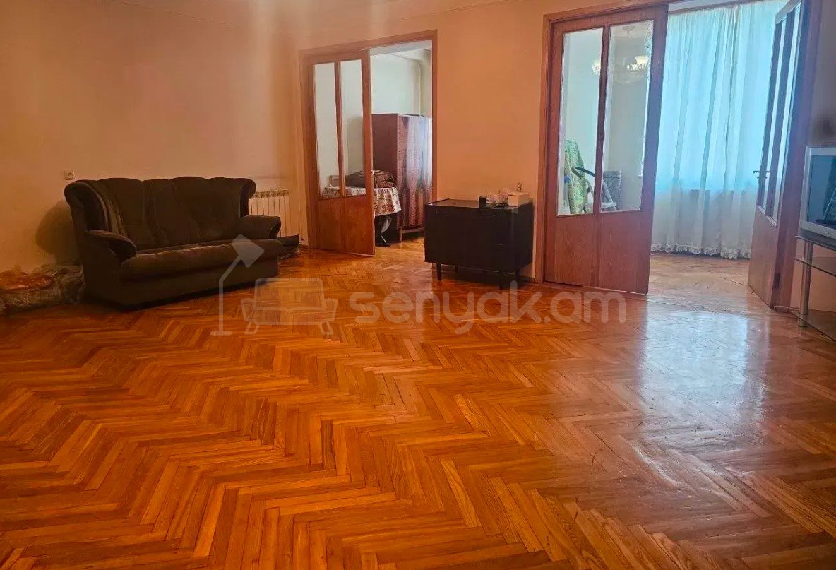 3 Սենյականոց Բնակարան Քարե Շենքում, 74քմ, 5/5 հարկ, Կոսմետիկ Վերանորոգված