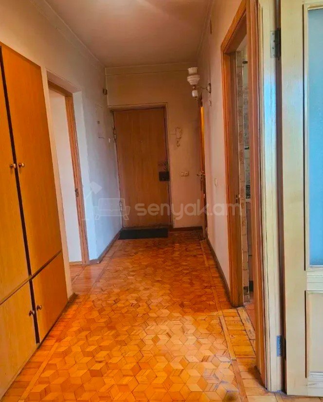 3 Սենյականոց Բնակարան Քարե Շենքում, 74քմ, 5/5 հարկ, Կոսմետիկ Վերանորոգված