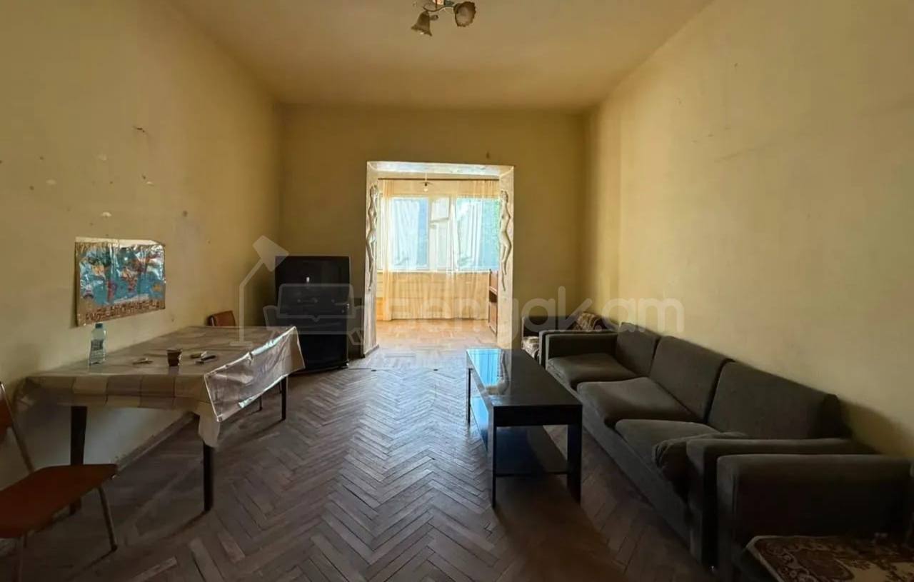 2 Սենյականոց Բնակարան Քարե Շենքում, 68քմ, 3/5 հարկ, Պետական Վիճակում