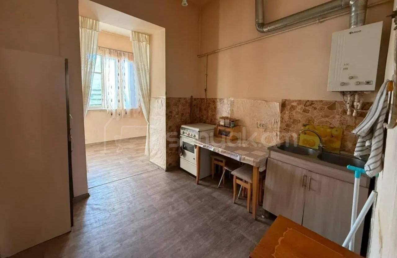 2 Սենյականոց Բնակարան Քարե Շենքում, 68քմ, 3/5 հարկ, Պետական Վիճակում