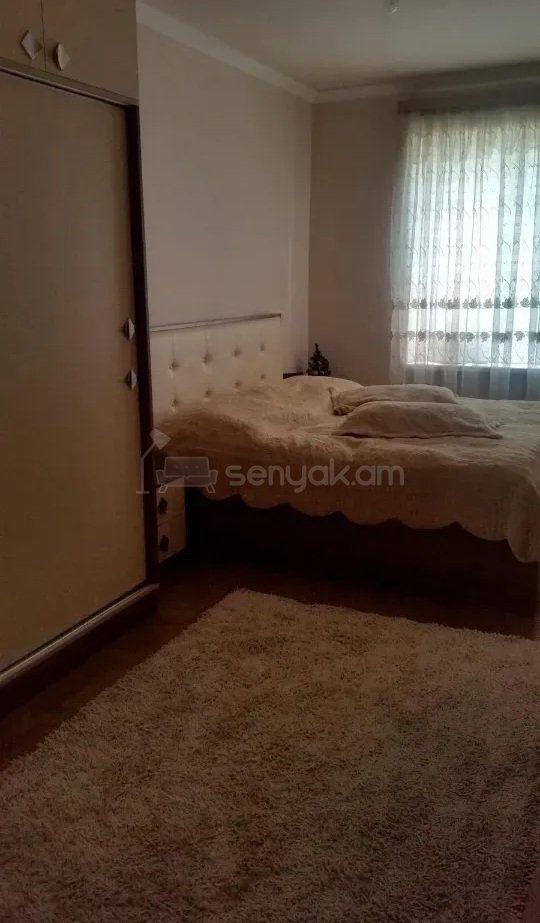 3 Սենյականոց Բնակարան Քարե Շենքում, 72քմ, 4/4 հարկ, Կապիտալ Վերանորոգված, Կահավորված