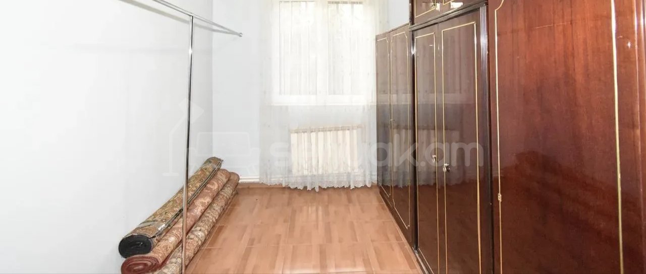 3 Սենյականոց Բնակարան Քարե Շենքում, 67քմ, 1/4 հարկ, Նորմալ Վիճակում, Կահավորված