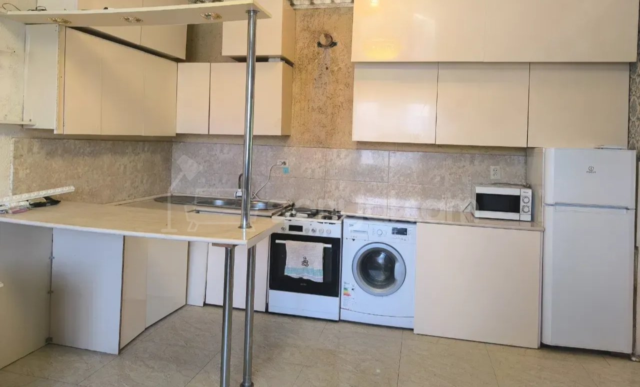 3 Սենյականոց Բնակարան Քարե Շենքում, 78քմ, 1/1 հարկ, Կապիտալ Վերանորոգված, Կահավորված, Արևկող