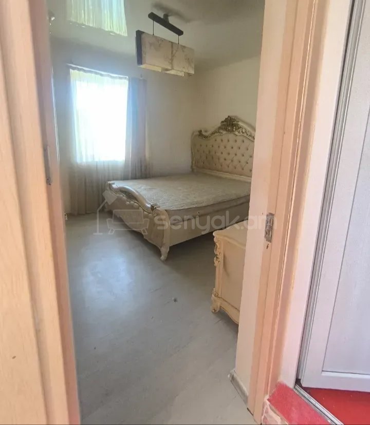 3 Սենյականոց Բնակարան Քարե Շենքում, 78քմ, 1/1 հարկ, Կապիտալ Վերանորոգված, Կահավորված, Արևկող