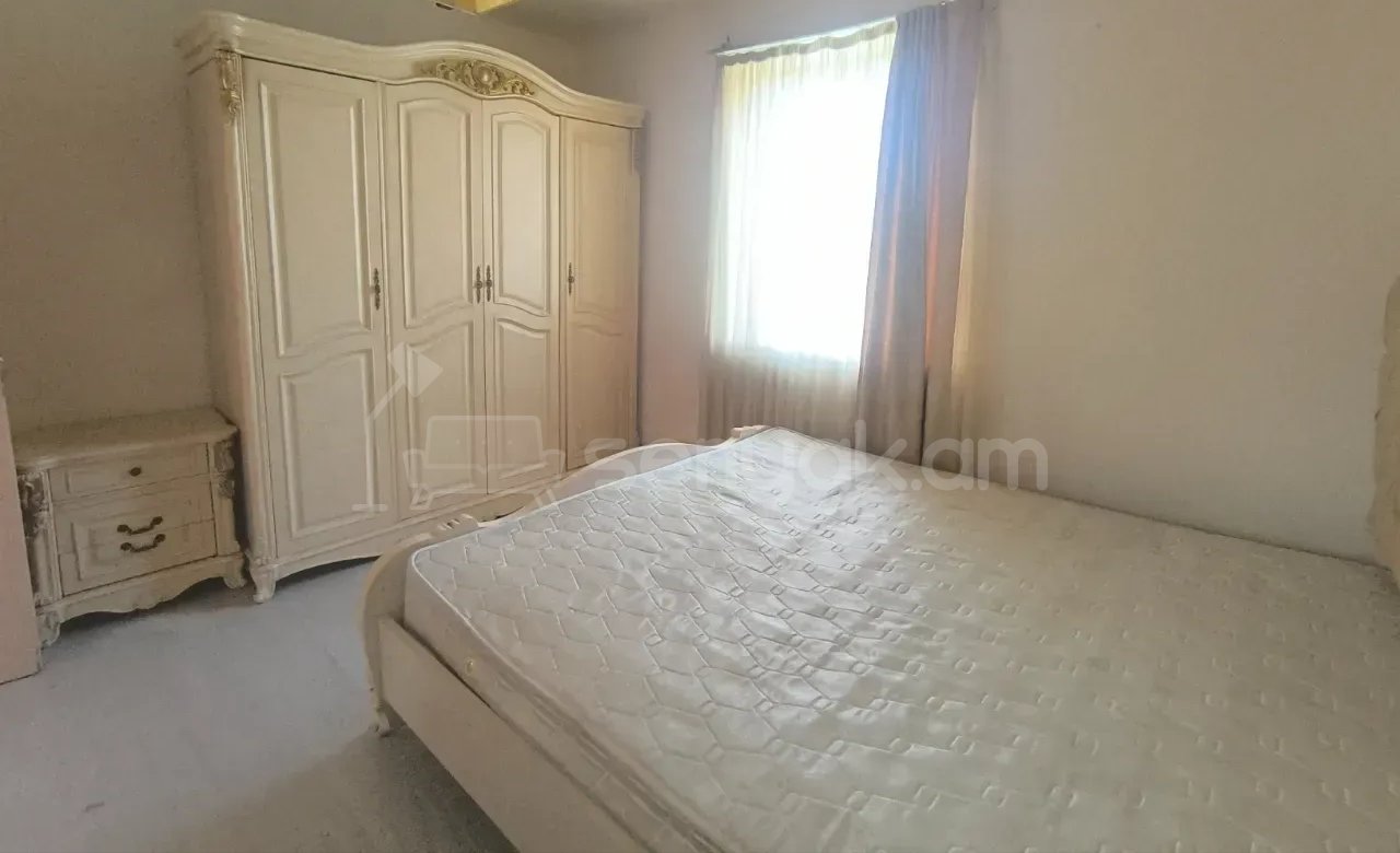 3 Սենյականոց Բնակարան Քարե Շենքում, 78քմ, 1/1 հարկ, Կապիտալ Վերանորոգված, Կահավորված, Արևկող