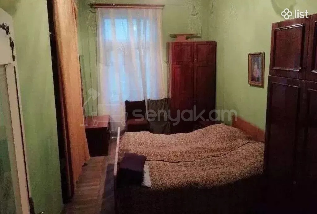 3 Սենյականոց Բնակարան Քարե Շենքում, 77քմ, 3/5 հարկ, Նորմալ Վիճակում, Կահավորված, Արևկող