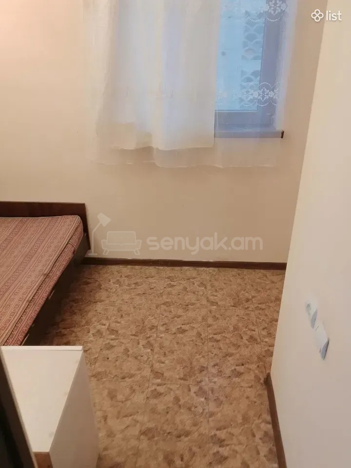 1 Սենյականոց Բնակարան Քարե Շենքում, 40քմ, 1/1 հարկ, Կապիտալ Վերանորոգված, Կահավորված