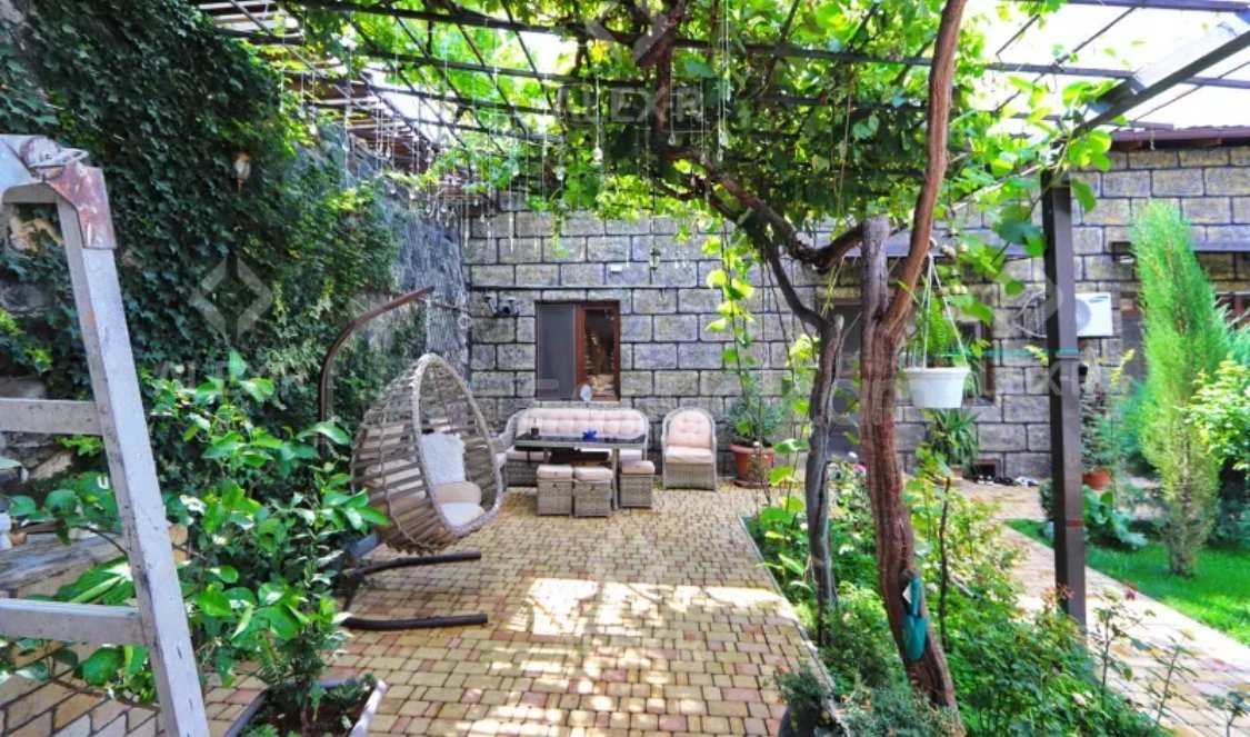 5 Սենյականոց Սեփական Տուն, 350քմ, Կապիտալ Վերանորոգված, Ավտոտնակով