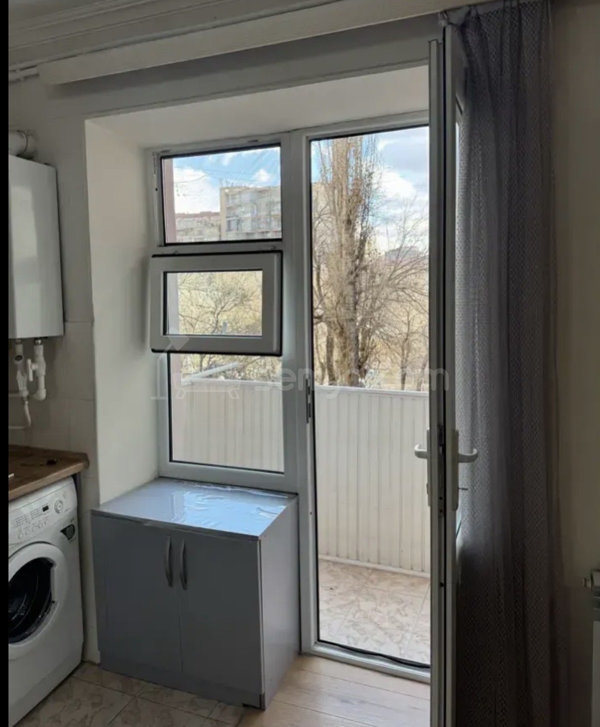 2 Սենյականոց Բնակարան Քարե Շենքում, 40քմ, 3/5 հարկ, Կապիտալ Վերանորոգված, Կահավորված