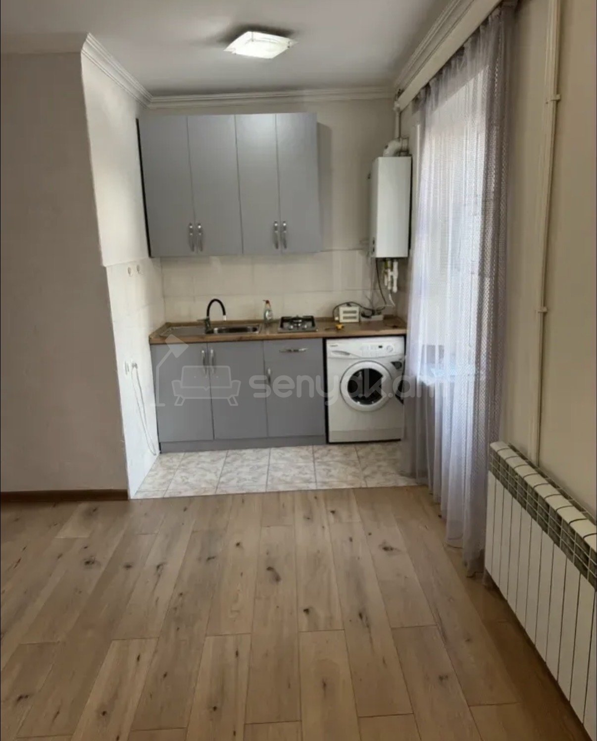 2 Սենյականոց Բնակարան Քարե Շենքում, 40քմ, 3/5 հարկ, Կապիտալ Վերանորոգված, Կահավորված