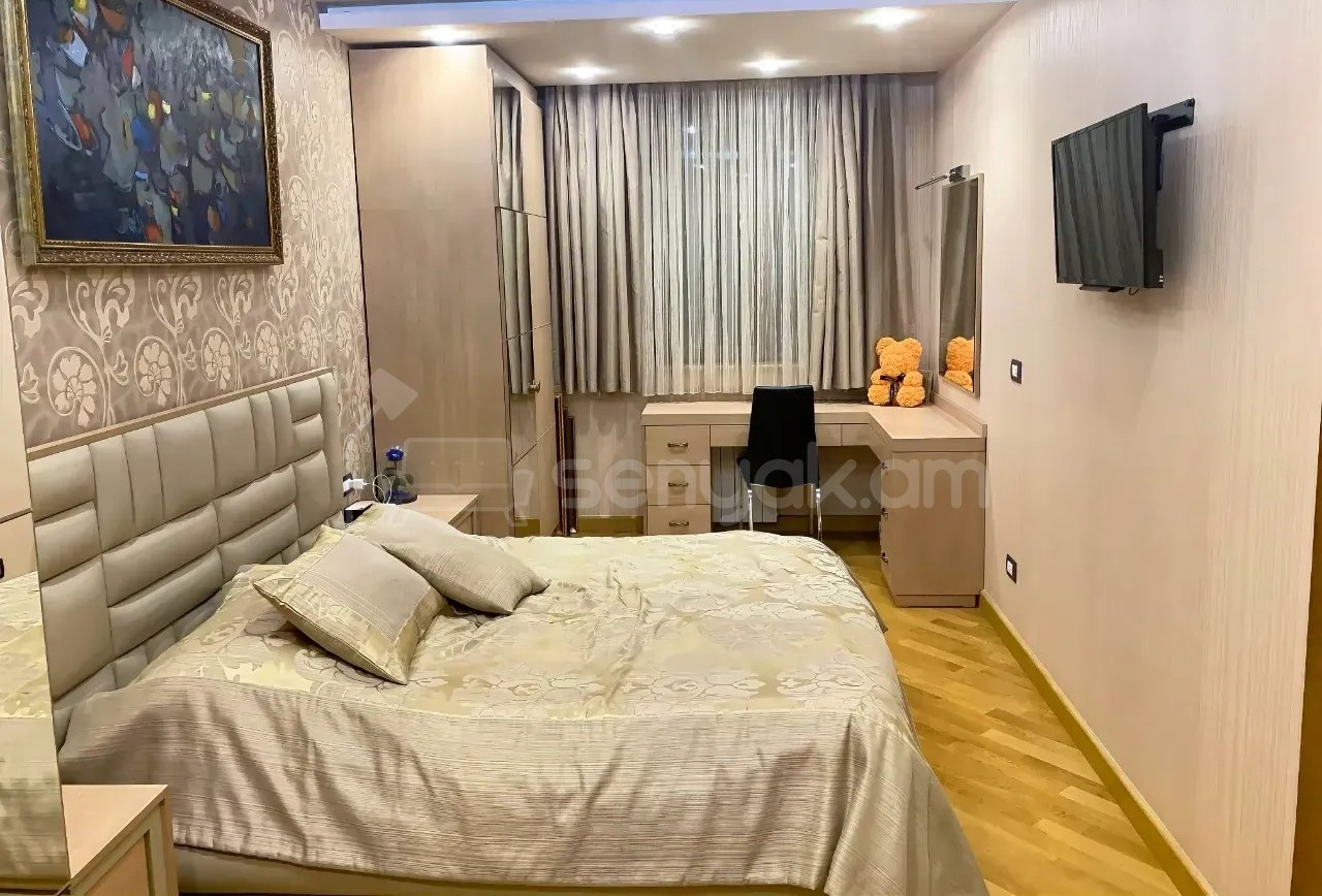 3 Սենյականոց Բնակարան Քարե Շենքում, 115քմ, 5/6 հարկ, Կապիտալ Վերանորոգված