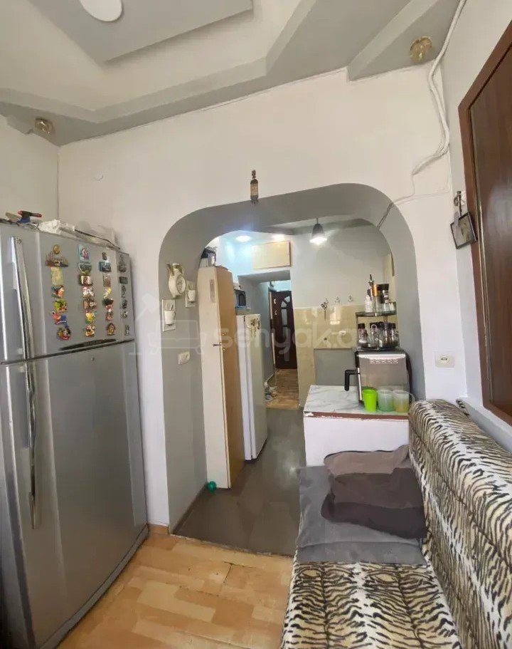 2 Սենյականոց Բնակարան Քարե Շենքում, 55քմ, 2/4 հարկ, Նորմալ Վիճակում