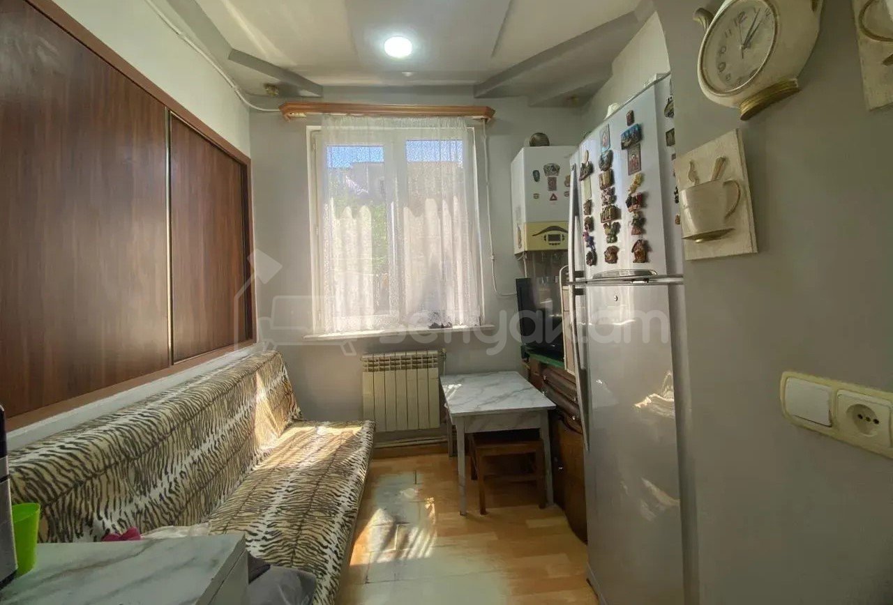 2 Սենյականոց Բնակարան Քարե Շենքում, 55քմ, 2/4 հարկ, Նորմալ Վիճակում