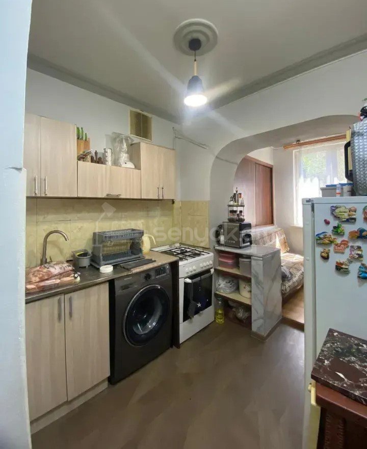 2 Սենյականոց Բնակարան Քարե Շենքում, 55քմ, 2/4 հարկ, Նորմալ Վիճակում