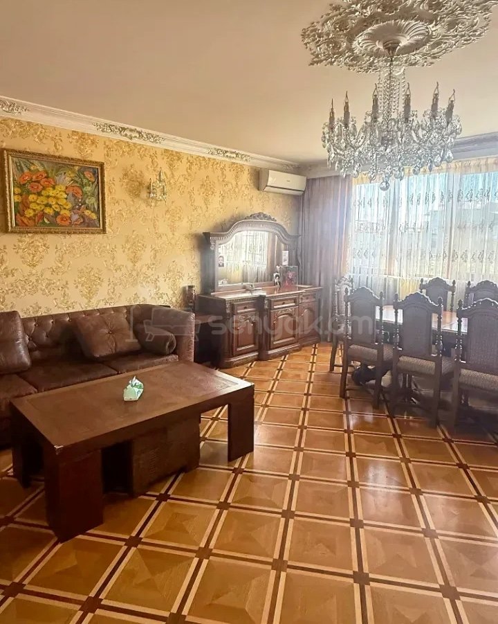 3 Սենյականոց Բնակարան Քարե Շենքում, 115քմ, 5/6 հարկ, Կապիտալ Վերանորոգված