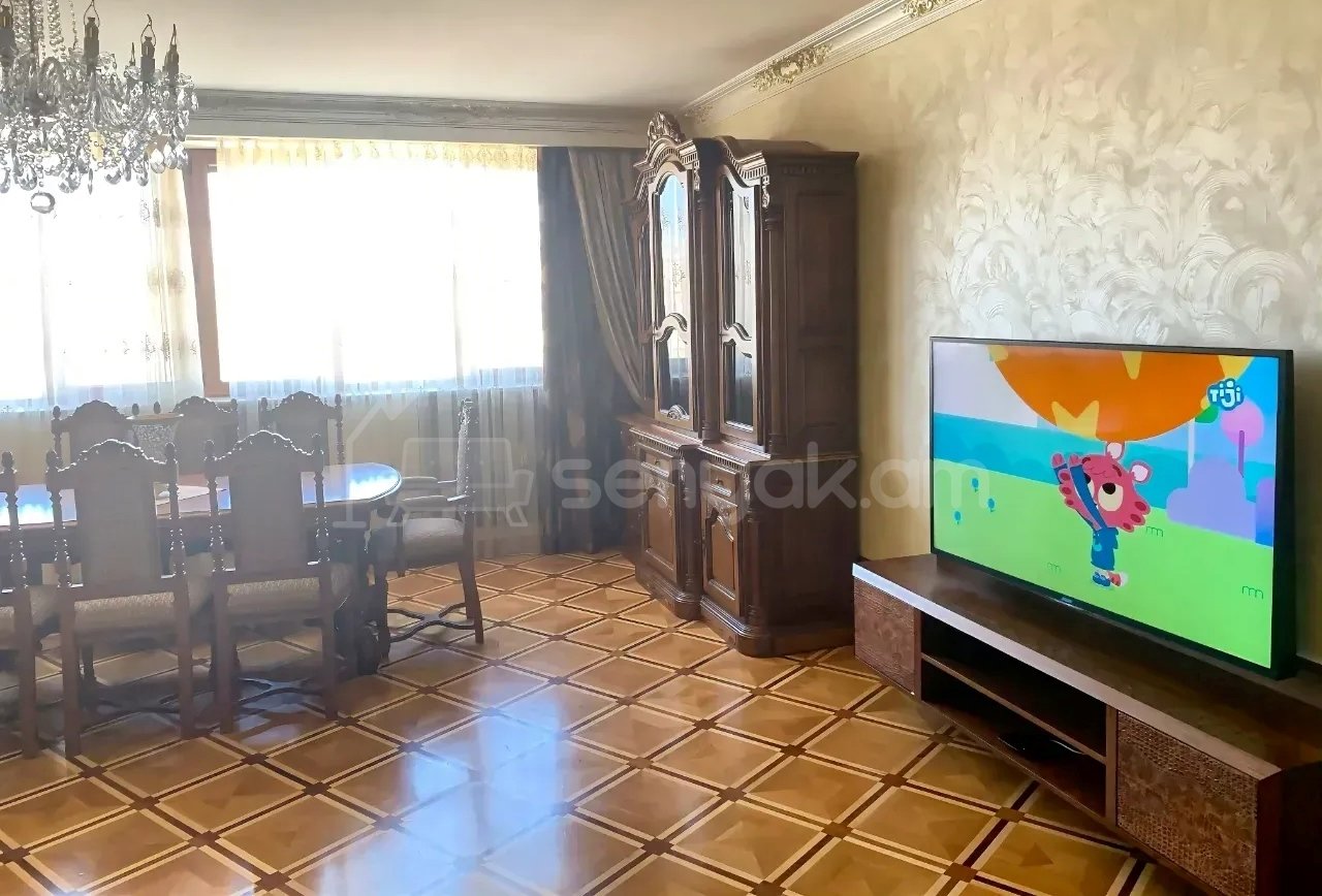 3 Սենյականոց Բնակարան Քարե Շենքում, 115քմ, 5/6 հարկ, Կապիտալ Վերանորոգված