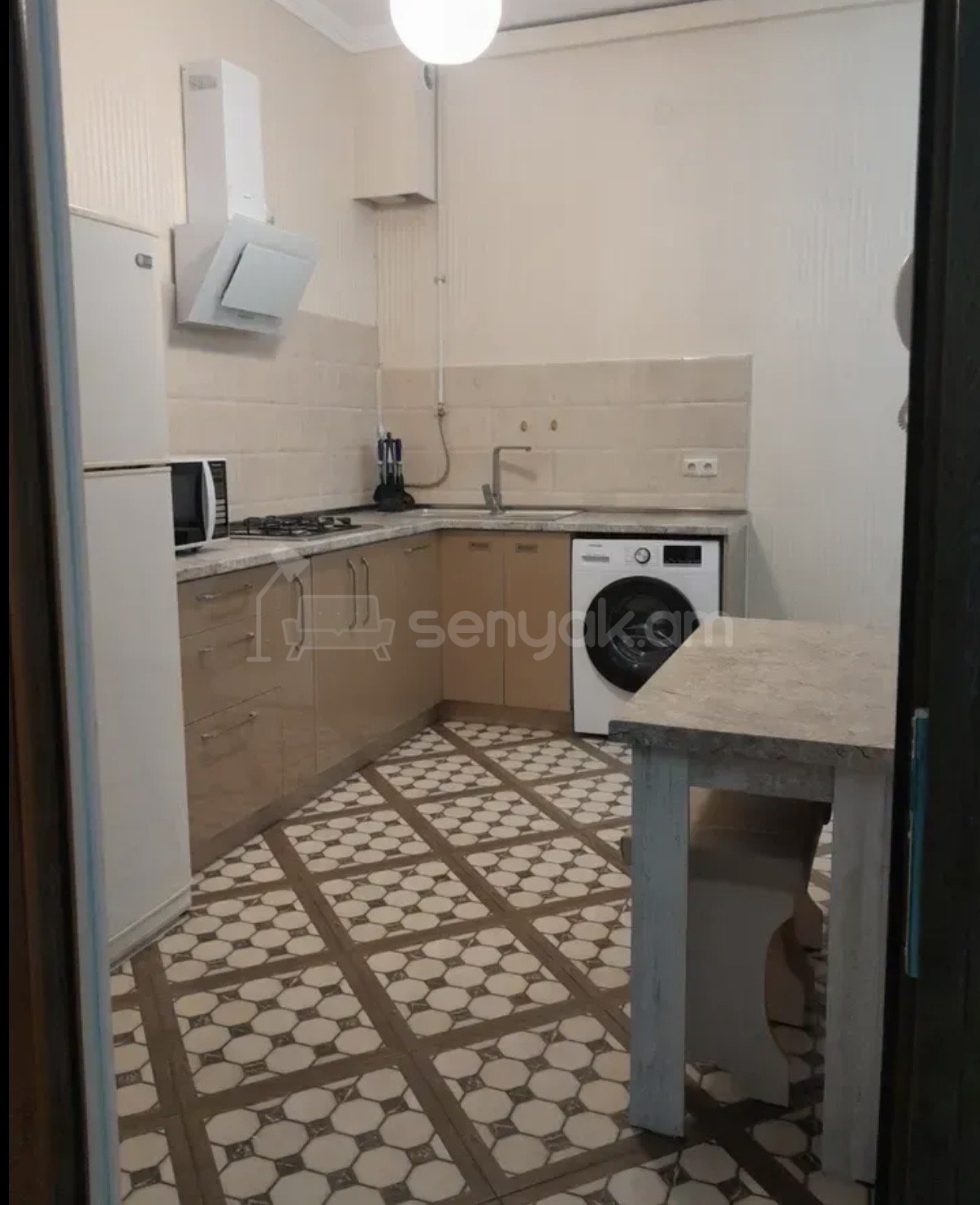2 Սենյականոց Բնակարան Քարե Շենքում, 72քմ, 5/5 հարկ, Կապիտալ Վերանորոգված, Կահավորված, Արևկող