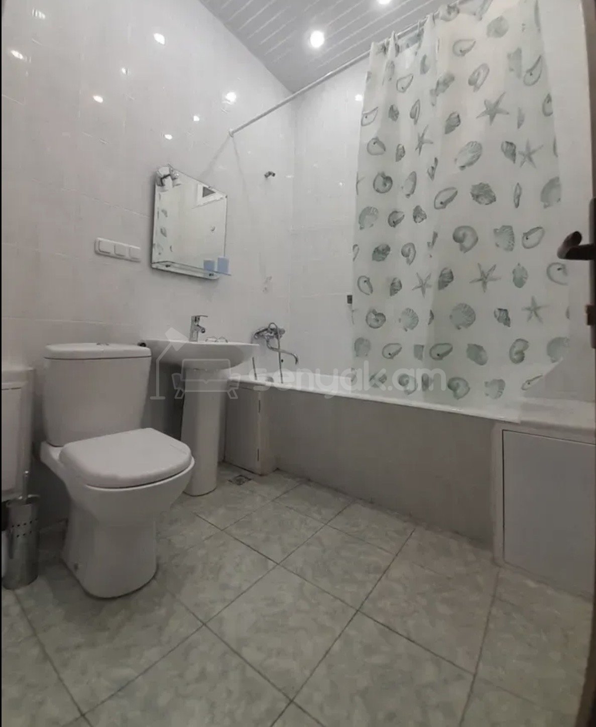 2 Սենյականոց Բնակարան Քարե Շենքում, 72քմ, 5/5 հարկ, Կապիտալ Վերանորոգված, Կահավորված