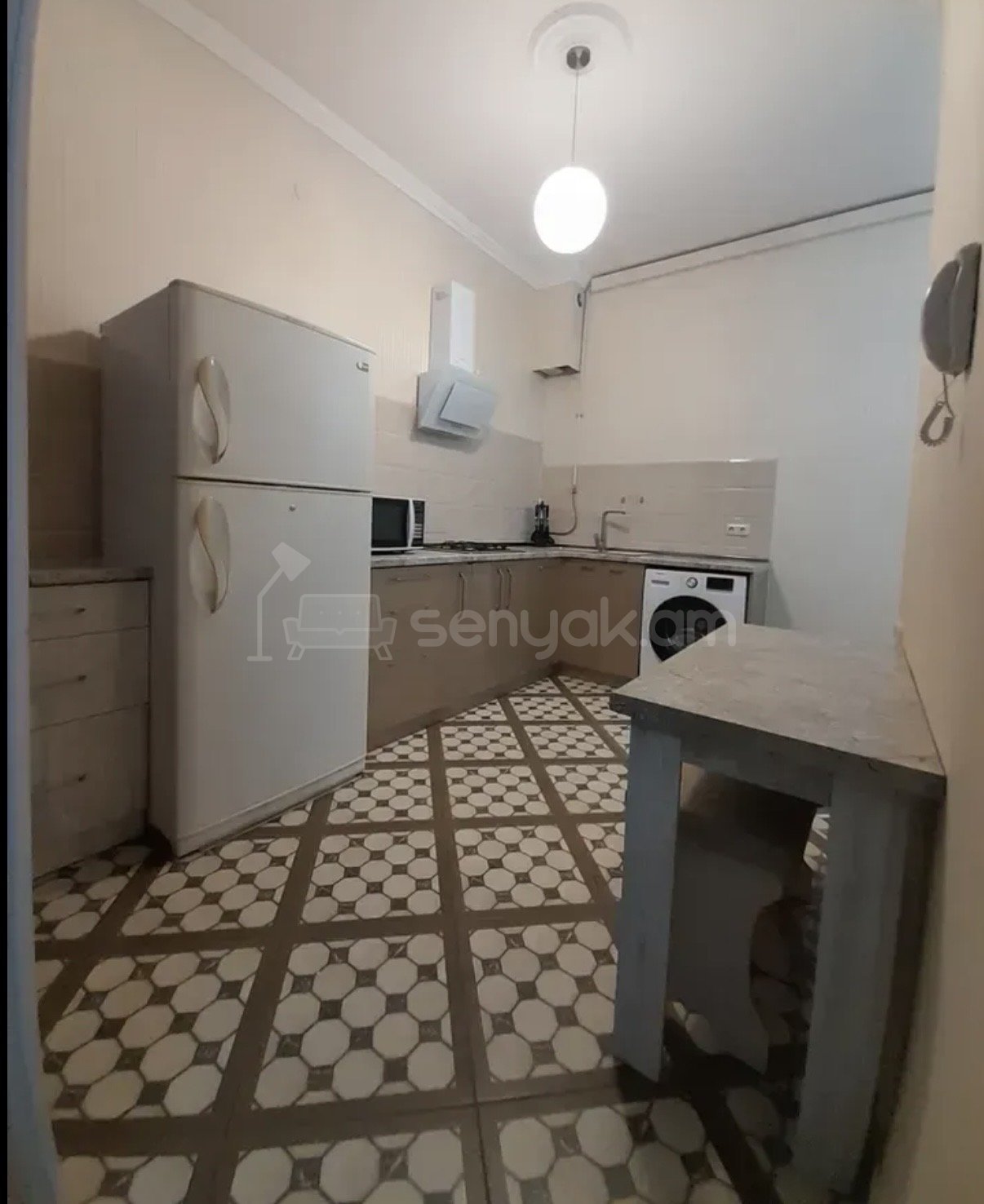 2 Սենյականոց Բնակարան Քարե Շենքում, 72քմ, 5/5 հարկ, Կապիտալ Վերանորոգված, Կահավորված