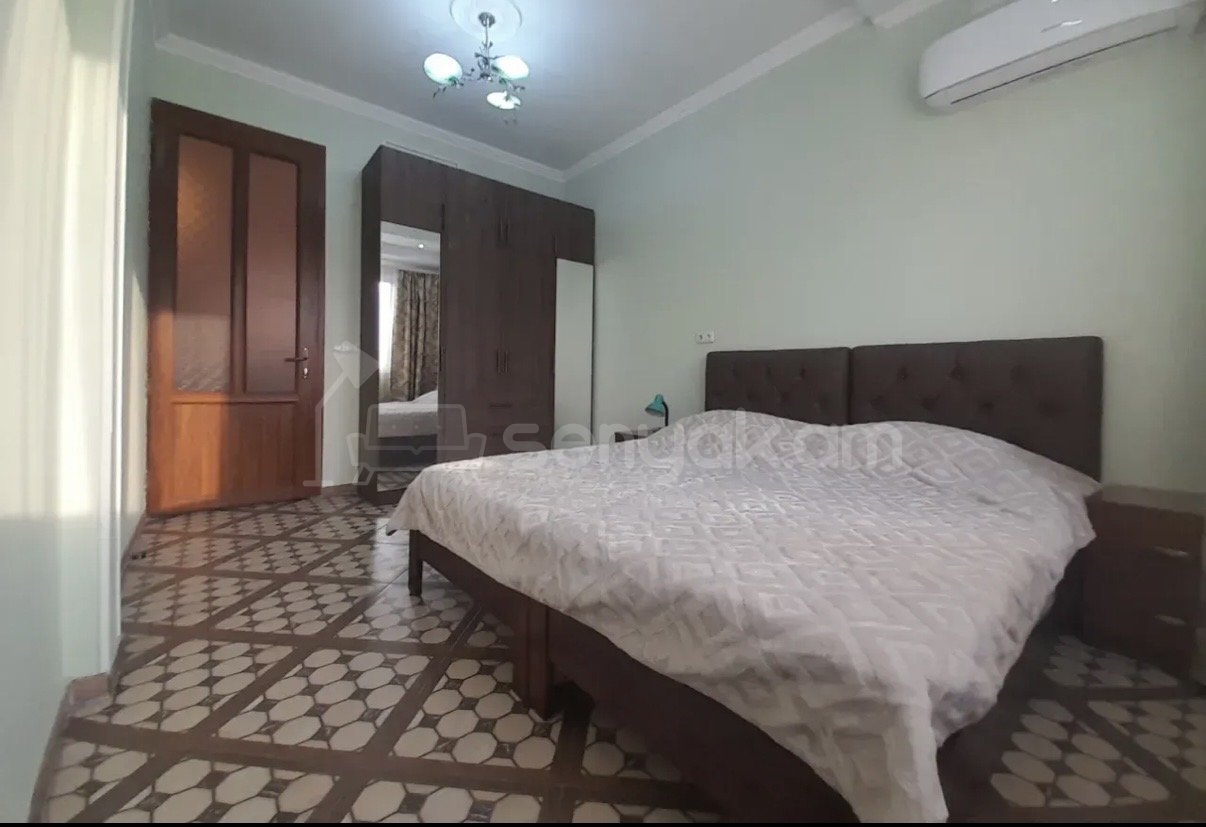 2 Սենյականոց Բնակարան Քարե Շենքում, 72քմ, 5/5 հարկ, Կապիտալ Վերանորոգված, Կահավորված