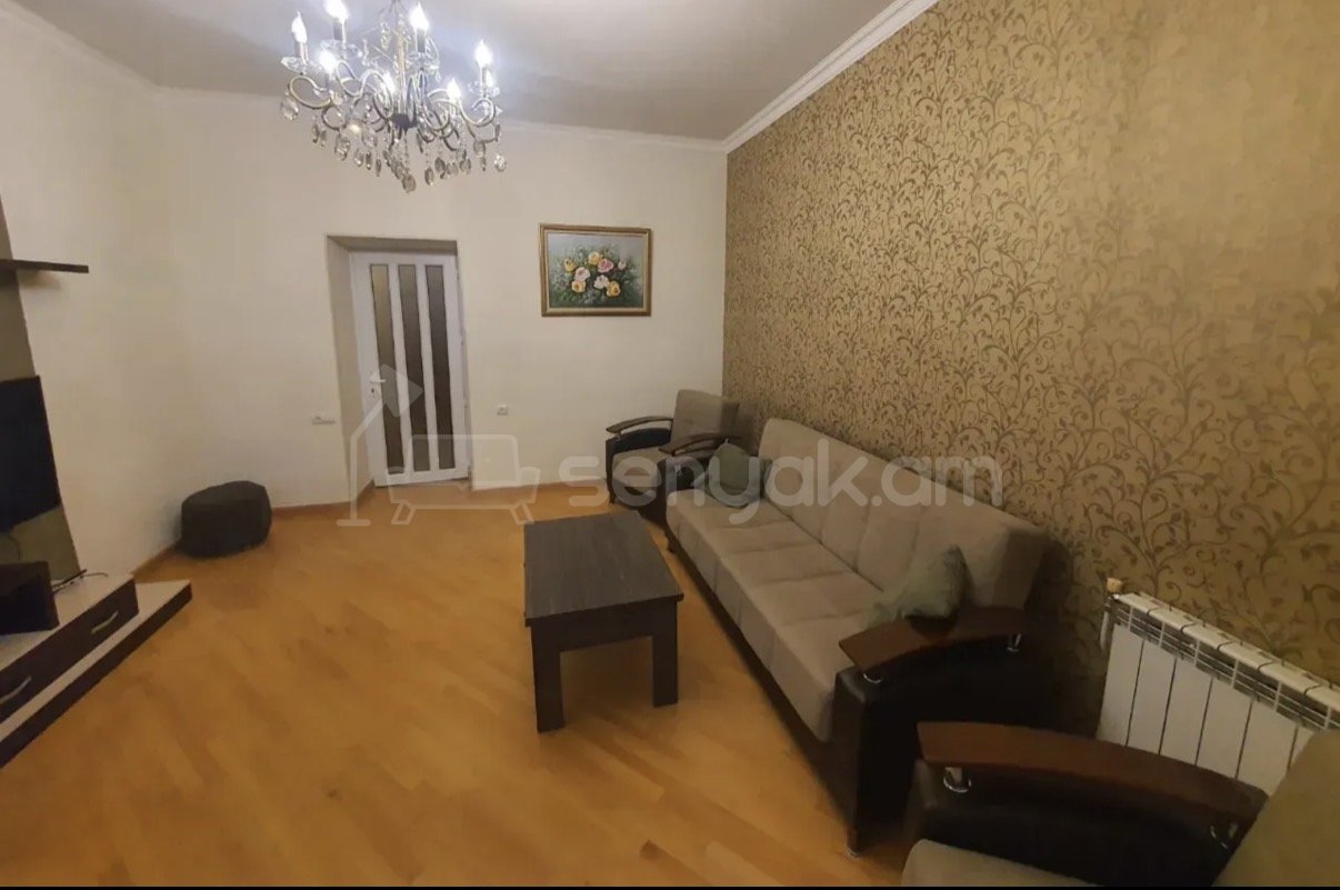 3 Սենյականոց Բնակարան Քարե Շենքում, 62քմ, 4/5 հարկ, Կապիտալ Վերանորոգված, Կահավորված