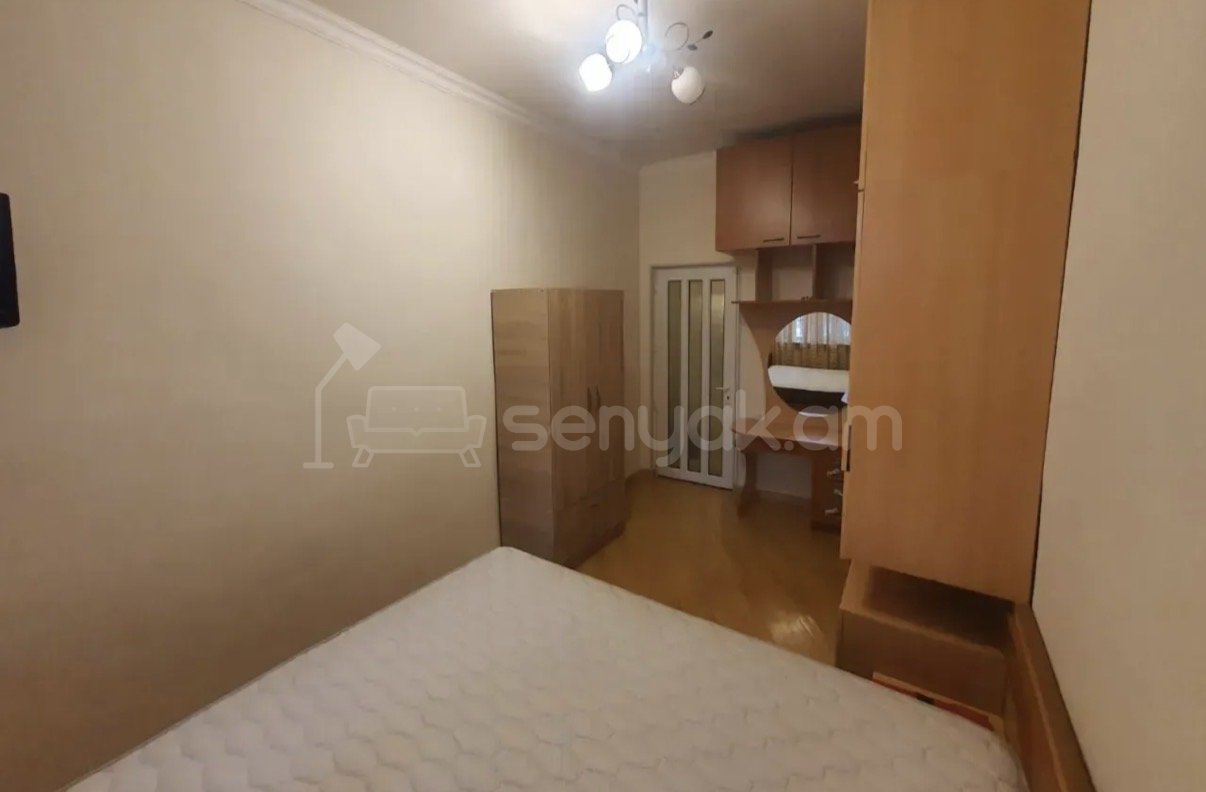 3 Սենյականոց Բնակարան Քարե Շենքում, 62քմ, 4/5 հարկ, Կապիտալ Վերանորոգված, Կահավորված