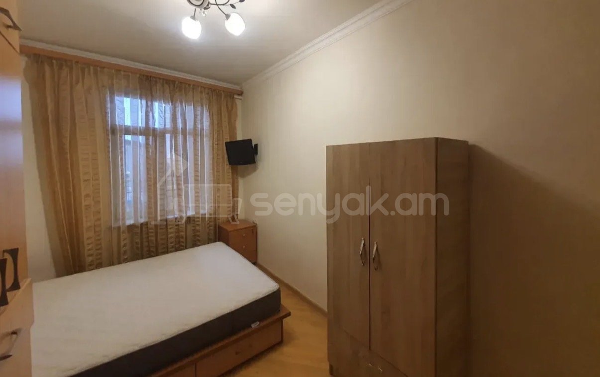 3 Սենյականոց Բնակարան Քարե Շենքում, 62քմ, 4/5 հարկ, Կապիտալ Վերանորոգված, Կահավորված