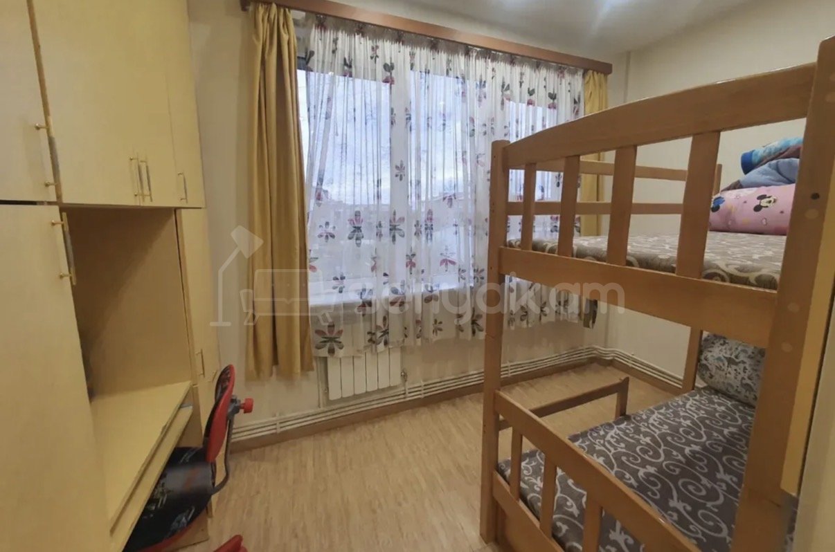 3 Սենյականոց Բնակարան Քարե Շենքում, 62քմ, 4/5 հարկ, Կապիտալ Վերանորոգված, Կահավորված