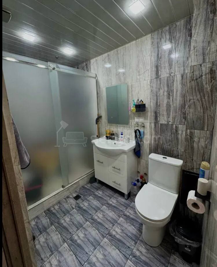 3 Սենյականոց Բնակարան Քարե Շենքում, 80քմ, 5/5 հարկ, Կապիտալ Վերանորոգված