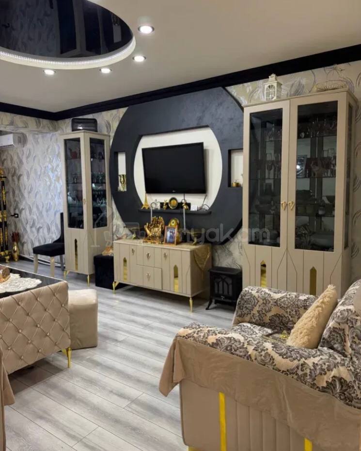 3 Սենյականոց Բնակարան Քարե Շենքում, 80քմ, 5/5 հարկ, Կապիտալ Վերանորոգված