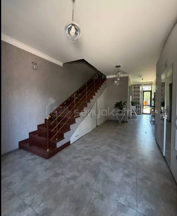 5 Սենյականոց Սեփական Տուն, 203քմ, Դիզայներական Վերանորոգված, Ավտոտնակով
