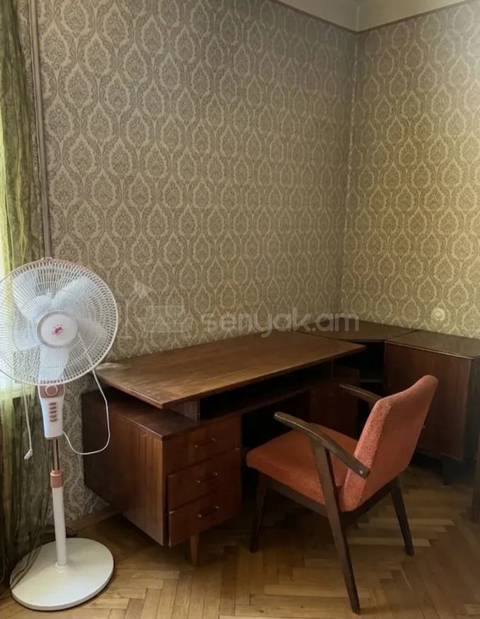 3 Սենյականոց Բնակարան Քարե Շենքում, 81քմ, 4/5 հարկ, Պետական Վիճակում