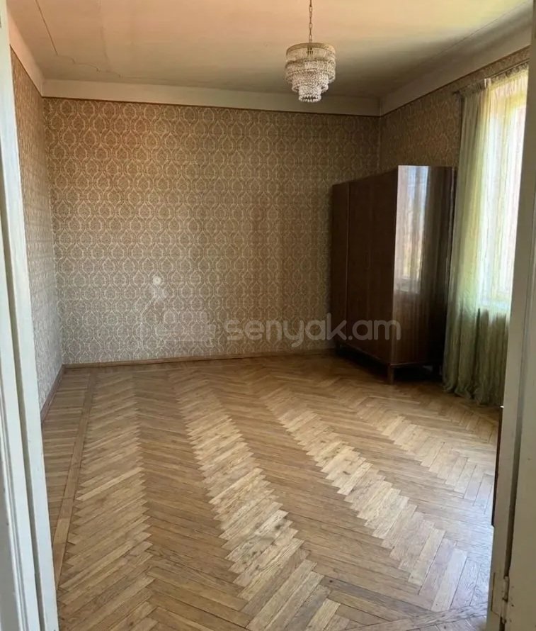 3 Սենյականոց Բնակարան Քարե Շենքում, 81քմ, 4/5 հարկ, Պետական Վիճակում
