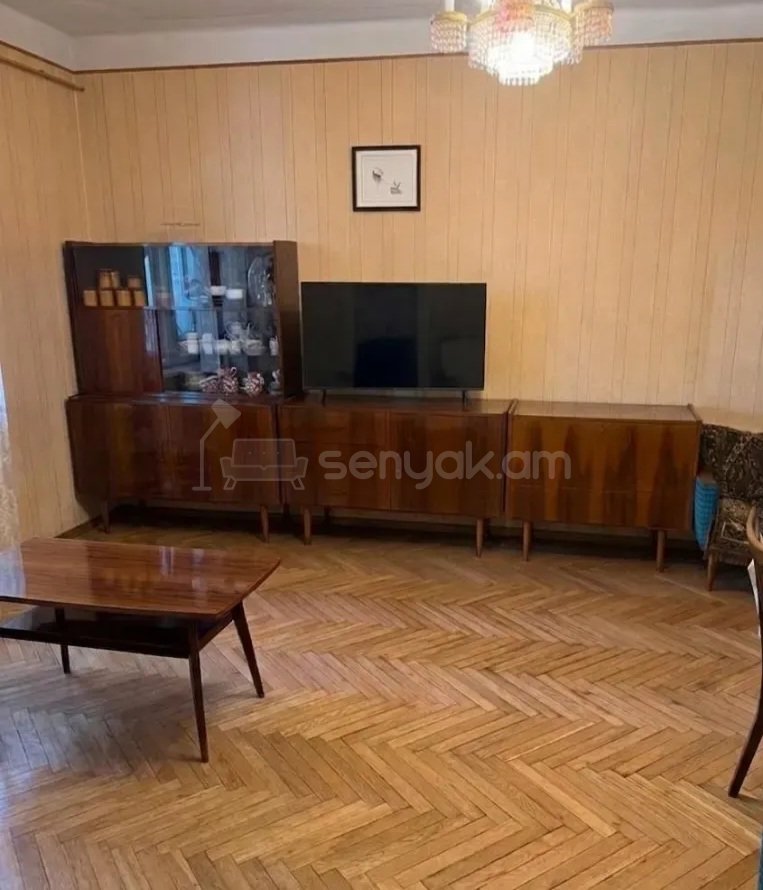 3 Սենյականոց Բնակարան Քարե Շենքում, 81քմ, 4/5 հարկ, Պետական Վիճակում