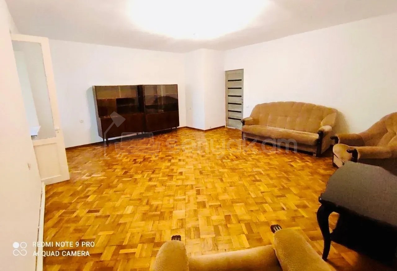 4 Սենյականոց Բնակարան Քարե Շենքում, 100քմ, 3/4 հարկ, Կապիտալ Վերանորոգված