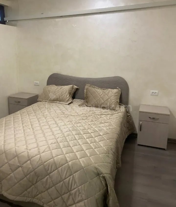 2 Սենյականոց Բնակարան Քարե Շենքում, 56քմ, 2/2 հարկ, Կապիտալ Վերանորոգված, Կահավորված, Արևկող