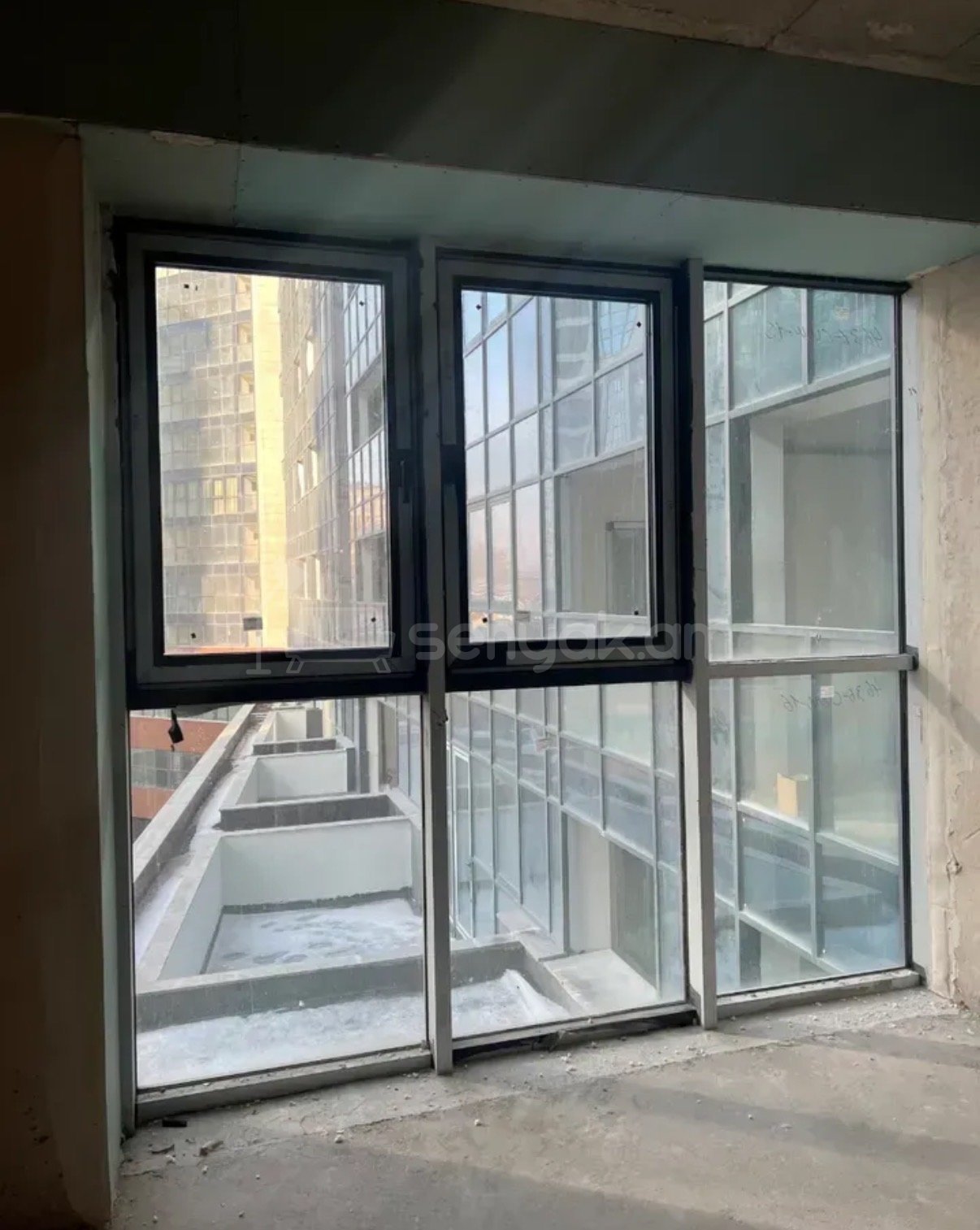 1 Սենյականոց Բնակարան Նորակառույցում, 45քմ, 5/18 հարկ, Զրոյական Վիճակում