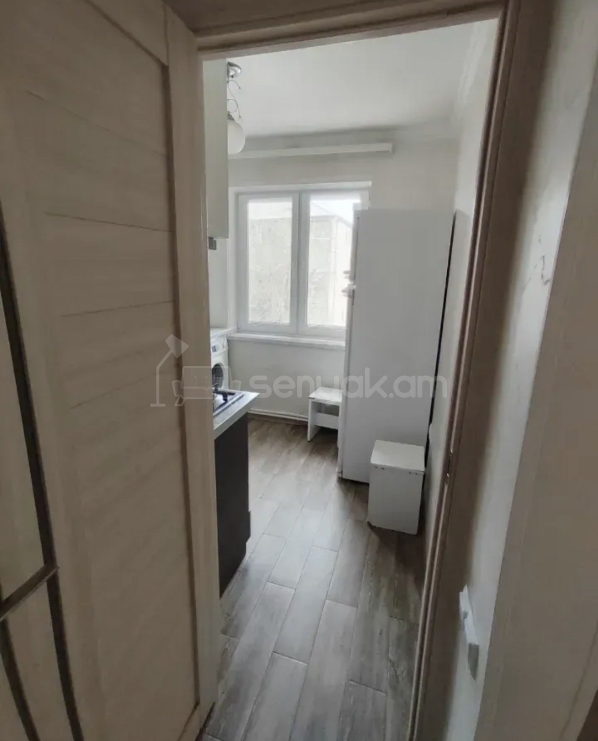 3 Սենյականոց Բնակարան Քարե Շենքում, 65քմ, 3/5 հարկ, Կապիտալ Վերանորոգված, Կահավորված