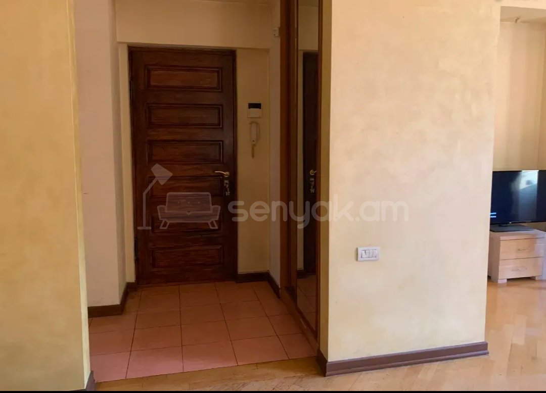 3 Սենյականոց Բնակարան Քարե Շենքում, 93քմ, 3/5 հարկ, Կապիտալ Վերանորոգված, Կահավորված, Արևկող