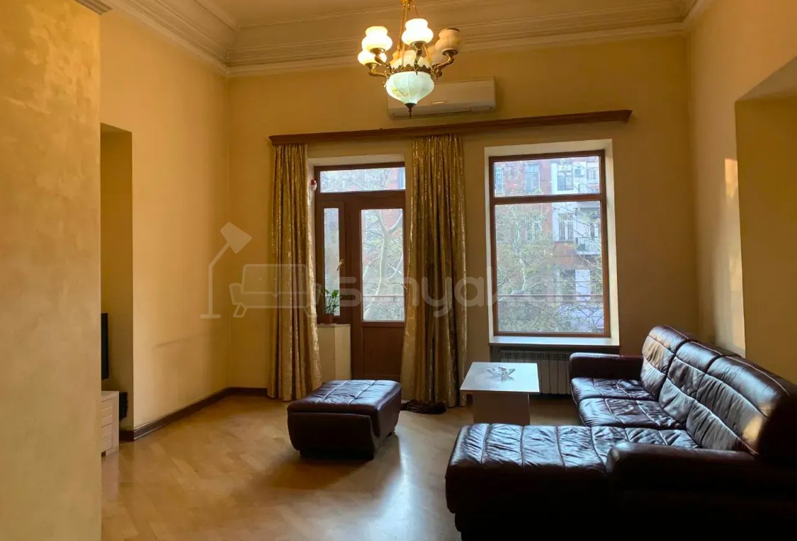 3 Սենյականոց Բնակարան Քարե Շենքում, 93քմ, 3/5 հարկ, Կապիտալ Վերանորոգված, Կահավորված, Արևկող