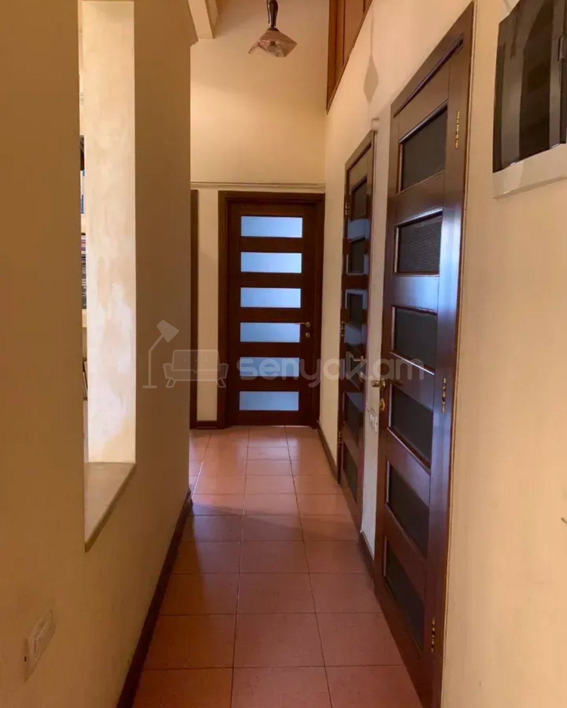 3 Սենյականոց Բնակարան Քարե Շենքում, 93քմ, 3/5 հարկ, Կապիտալ Վերանորոգված, Կահավորված, Արևկող