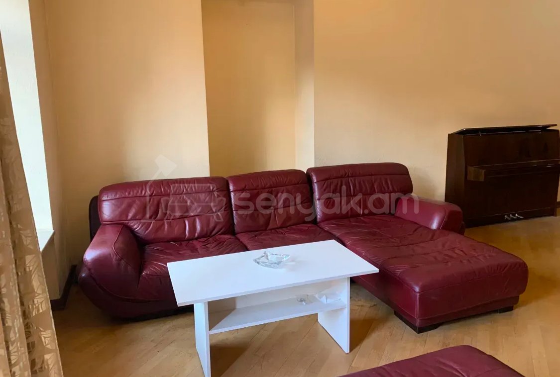 3 Սենյականոց Բնակարան Քարե Շենքում, 93քմ, 3/5 հարկ, Կապիտալ Վերանորոգված, Կահավորված, Արևկող