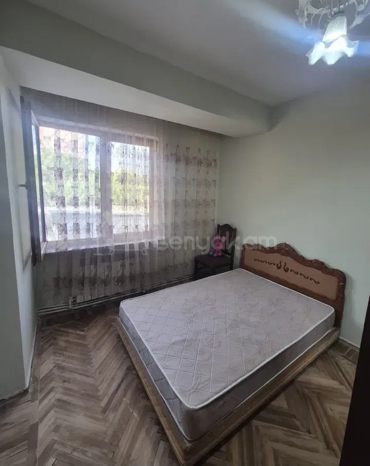 3 Սենյականոց Բնակարան Քարե Շենքում, 80քմ, 2/14 հարկ, Կապիտալ Վերանորոգված, Կահավորված