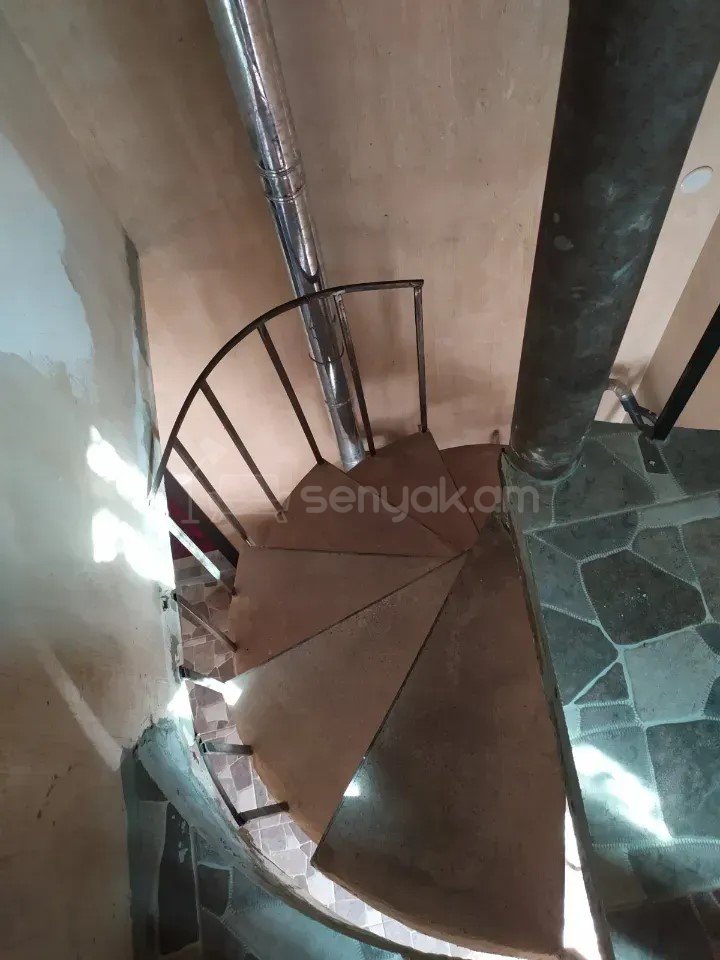 4 Սենյականոց Սեփական Տուն, 100քմ, Կոսմետիկ Վերանորոգված, Ավտոտնակով