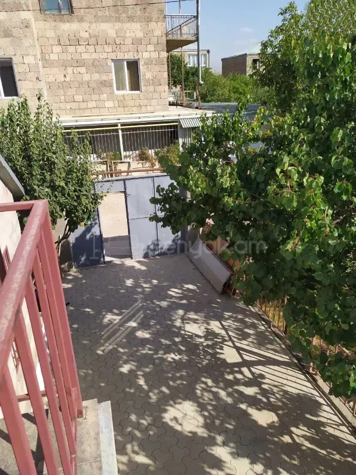 4 Սենյականոց Սեփական Տուն, 100քմ, Կոսմետիկ Վերանորոգված, Ավտոտնակով