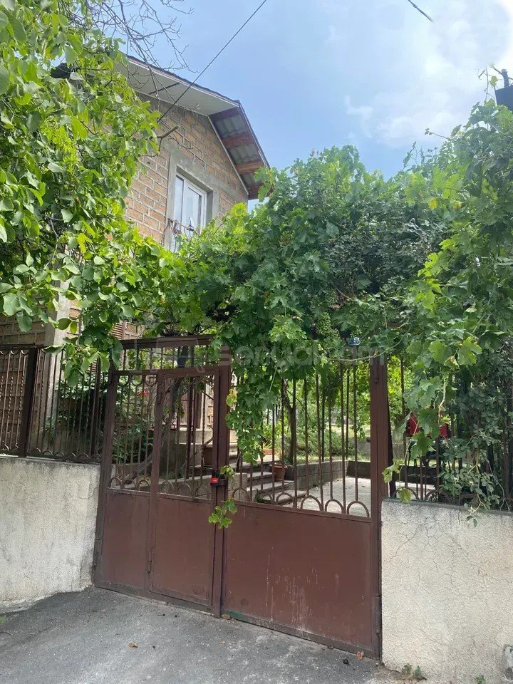 4 Սենյականոց Սեփական Տուն, 1565քմ, Կոսմետիկ Վերանորոգված, Ավտոտնակով