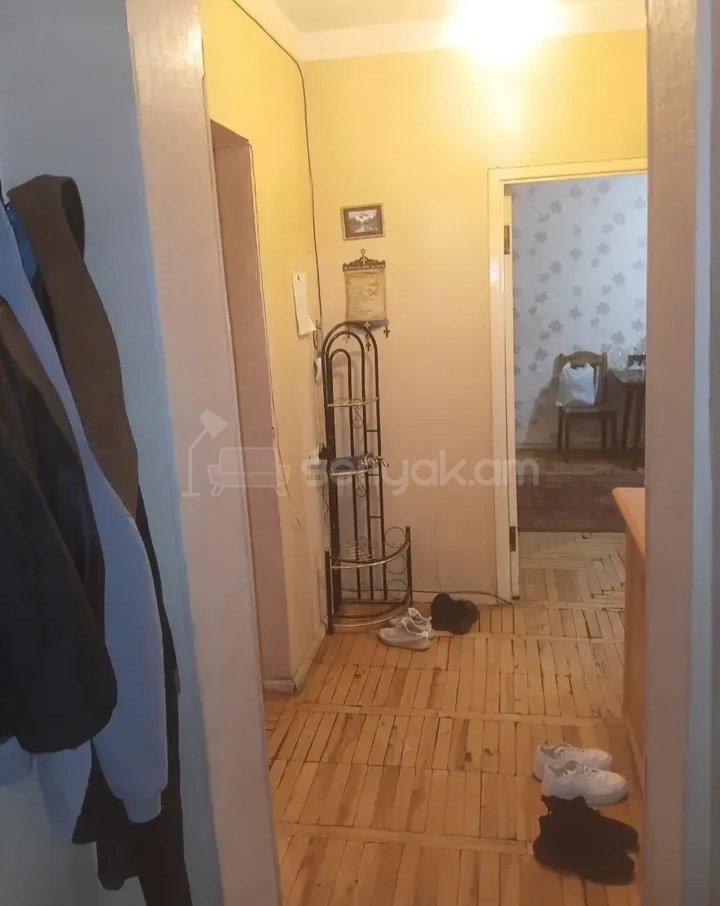 3 Սենյականոց Բնակարան, 68քմ, 7/9 հարկ, Նորմալ Վիճակում, Մասամբ Կահավորված