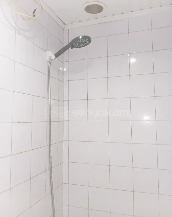 3 Սենյականոց Բնակարան, 68քմ, 7/9 հարկ, Նորմալ Վիճակում, Մասամբ Կահավորված
