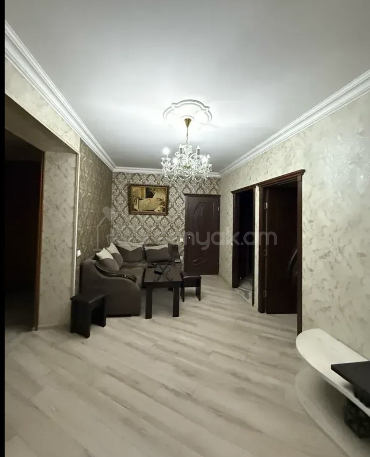 5 Սենյականոց Բնակարան Քարե Շենքում, 103քմ, 4/7 հարկ, Կապիտալ Վերանորոգված